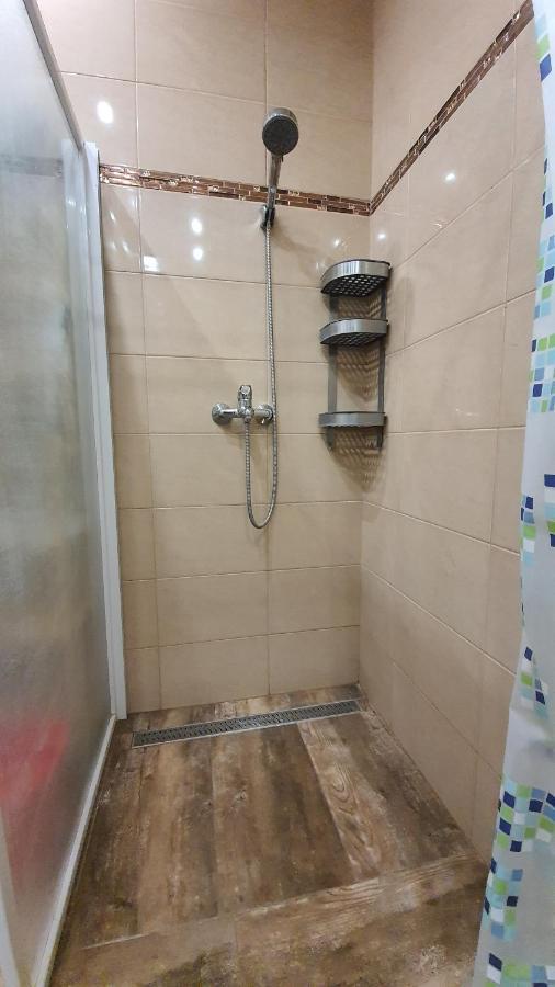 Aqua Apartman Tiszaujvaros Exterior foto