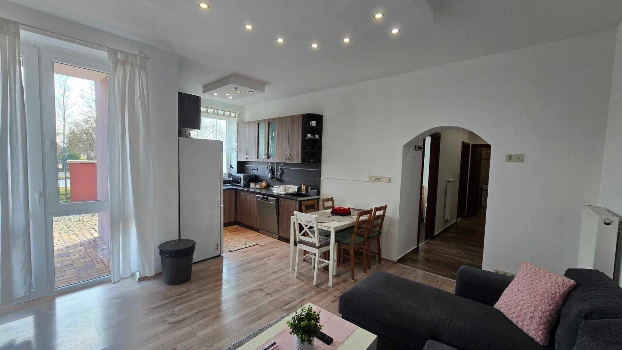 Aqua Apartman Tiszaujvaros Exterior foto