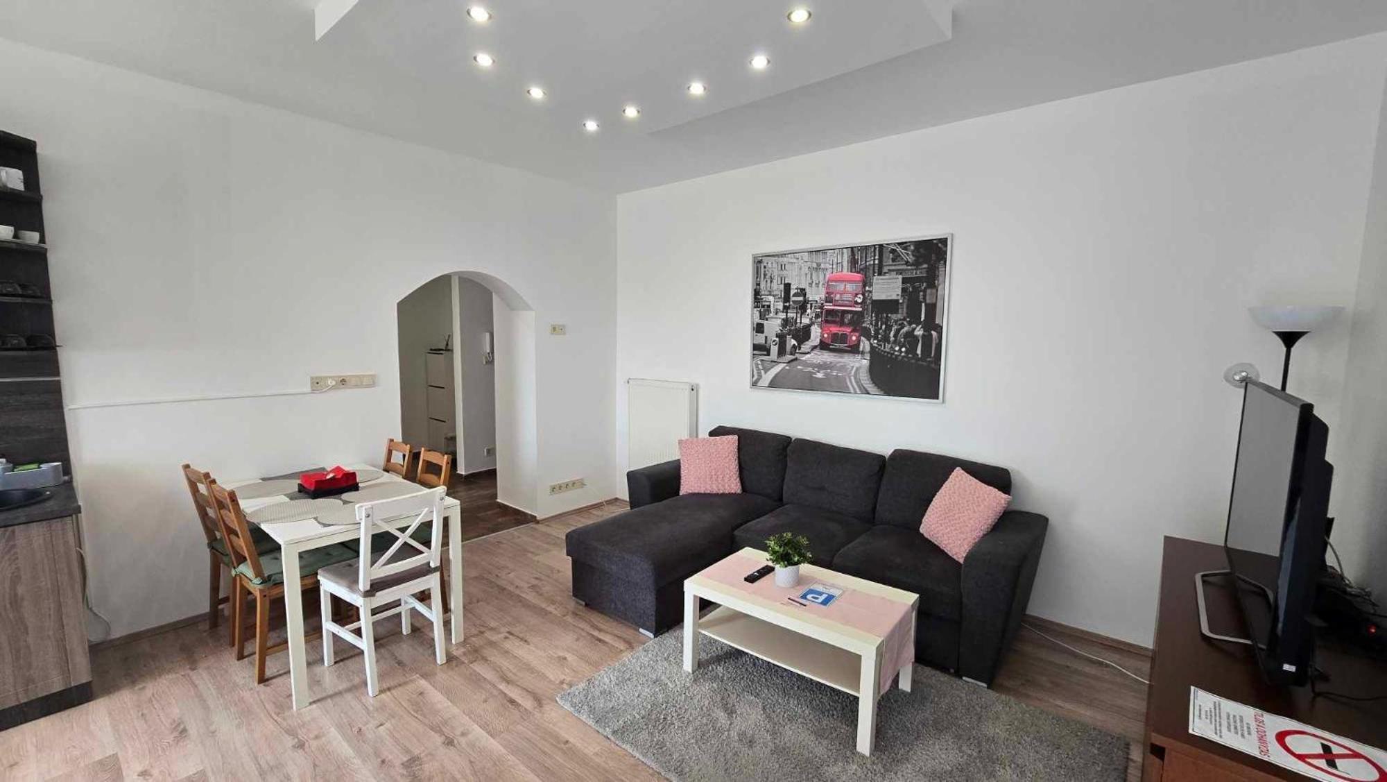 Aqua Apartman Tiszaujvaros Exterior foto